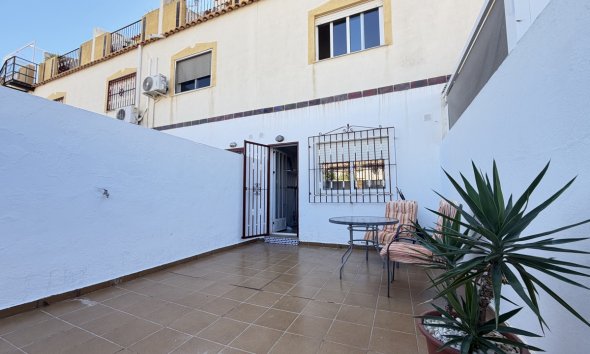 Resale - Townhouse / Terraced House - Orihuela Costa - La Zenia