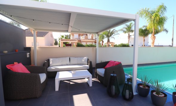 Resale - Villa / House - Formentera del Segura - Fincas de La Vega