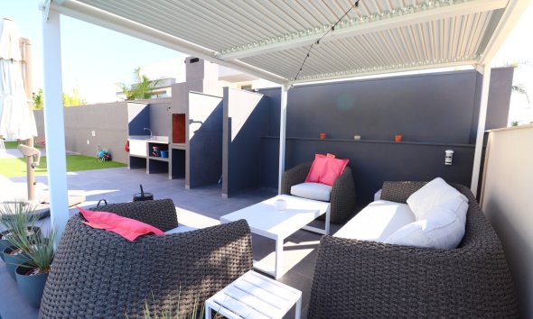 Resale - Villa / House - Formentera del Segura - Fincas de La Vega