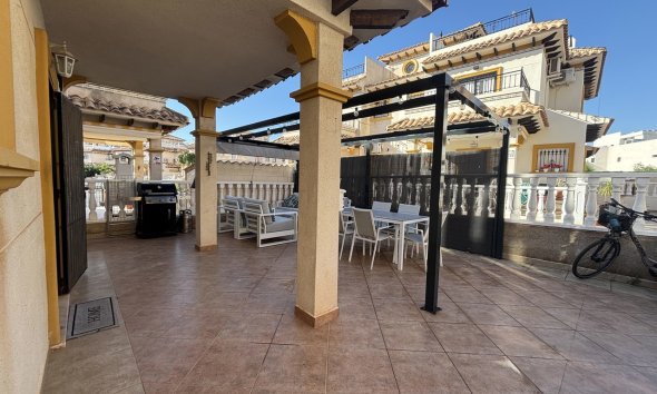 Resale - Townhouse / Terraced House - Orihuela Costa - La Zenia