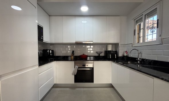 Resale - Townhouse / Terraced House - Orihuela Costa - La Zenia