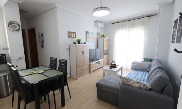 Reventa - Apartamento / Dúplex - Torrevieja - Estacion de autobuses
