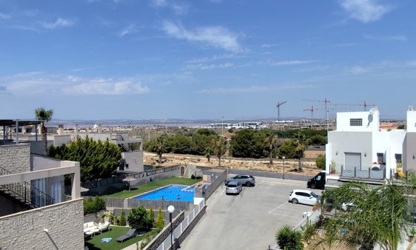 Rynek Wtórny - Dom szeregowy - Torrevieja