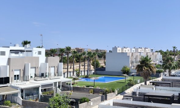 Rynek Wtórny - Dom szeregowy - Torrevieja