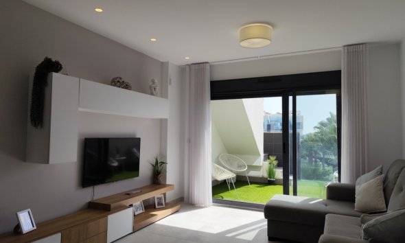 Reventa - Apartamento / Dúplex - El Raso
