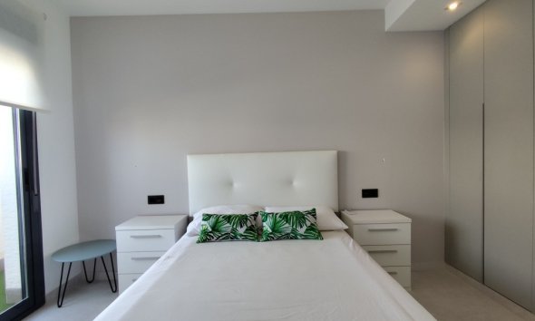 Reventa - Apartamento / Dúplex - El Raso