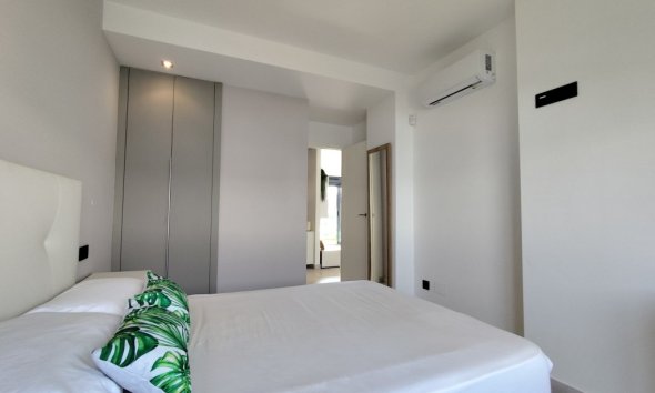 Reventa - Apartamento / Dúplex - El Raso