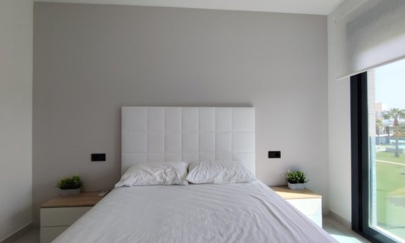 Reventa - Apartamento / Dúplex - El Raso