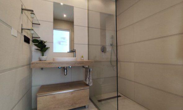 Reventa - Apartamento / Dúplex - El Raso