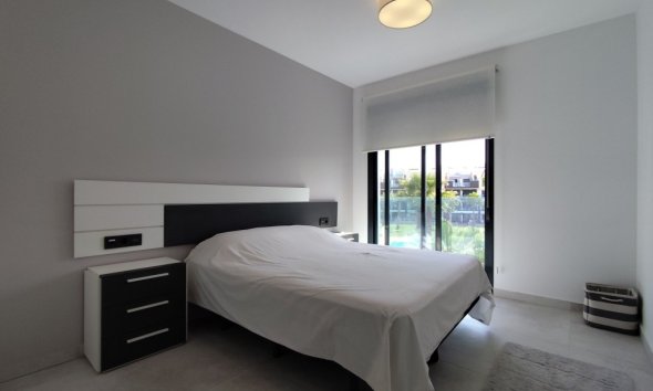 Reventa - Apartamento / Dúplex - El Raso