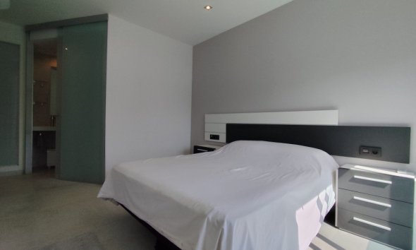 Reventa - Apartamento / Dúplex - El Raso