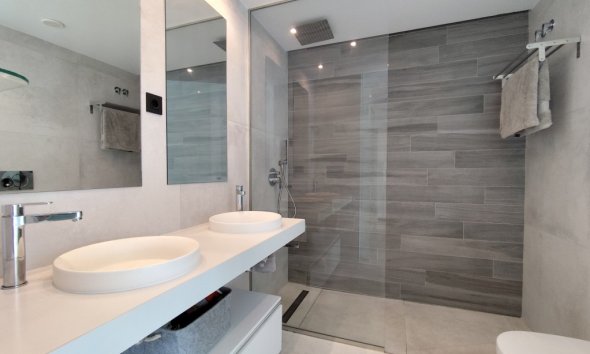 Reventa - Apartamento / Dúplex - El Raso