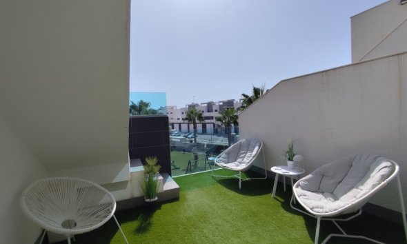 Reventa - Apartamento / Dúplex - El Raso