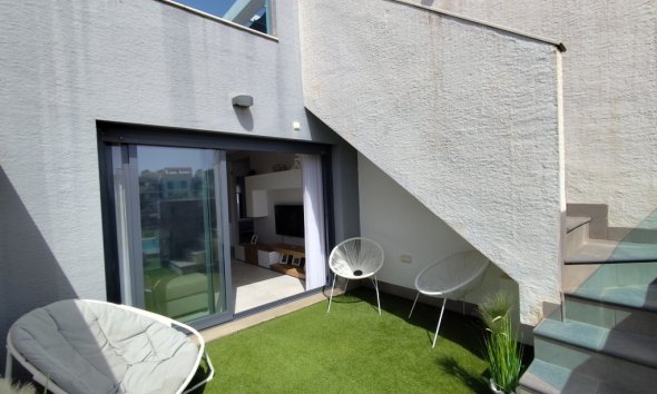Reventa - Apartamento / Dúplex - El Raso