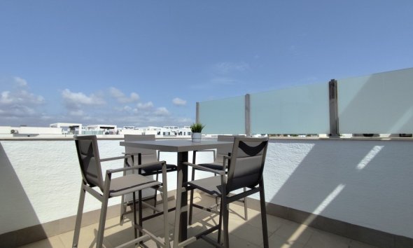 Reventa - Apartamento / Dúplex - El Raso
