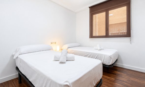 Reventa - Apartamento / Dúplex - Torrevieja - Playa del Cura