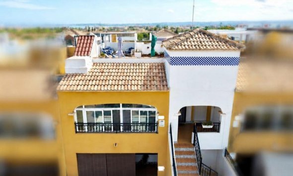 Reventa - Apartamento / Dúplex - Los Montesinos - La Herrada