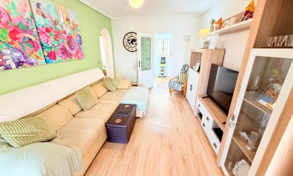 Reventa - Apartamento / Dúplex - Los Montesinos - La Herrada