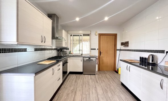 Reventa - Villa / Casa - Pinar de Campoverde