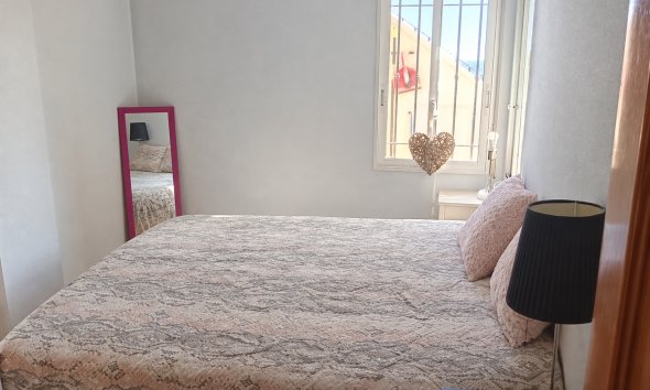Reventa - Apartamento / Dúplex - Los Montesinos - Urbanizacion montesol