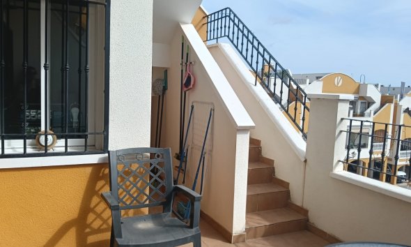 Reventa - Apartamento / Dúplex - Los Montesinos - Urbanizacion montesol