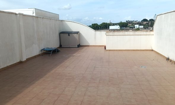Reventa - Apartamento / Dúplex - Los Montesinos - Urbanizacion montesol