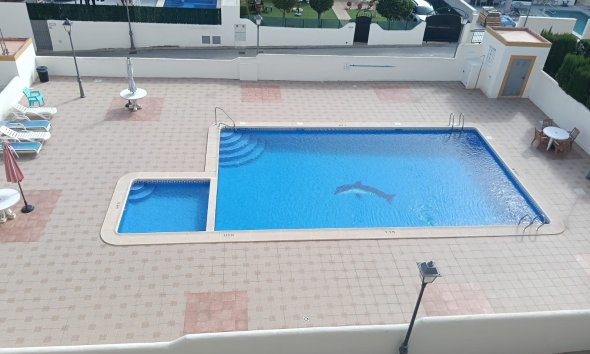 Reventa - Apartamento / Dúplex - Los Montesinos - Urbanizacion montesol