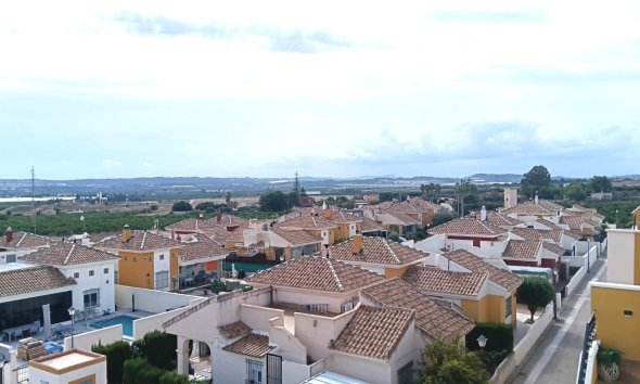 Reventa - Apartamento / Dúplex - Los Montesinos - Urbanizacion montesol