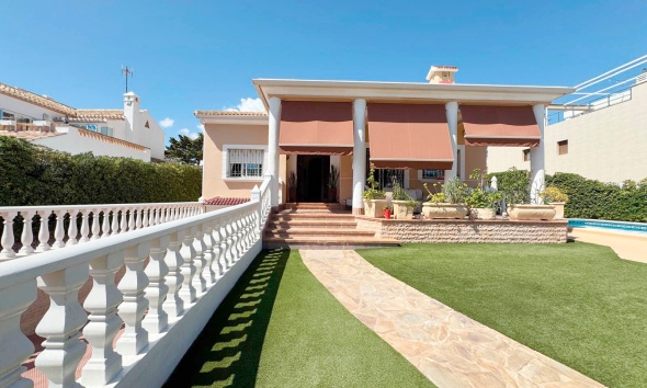 Resale - Villa / House - Torrevieja - La Mata
