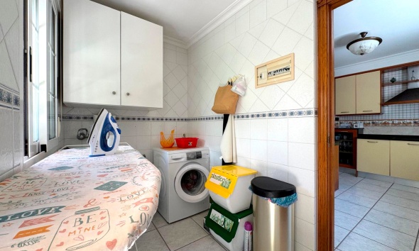 Resale - Villa / House - Torrevieja - La Mata