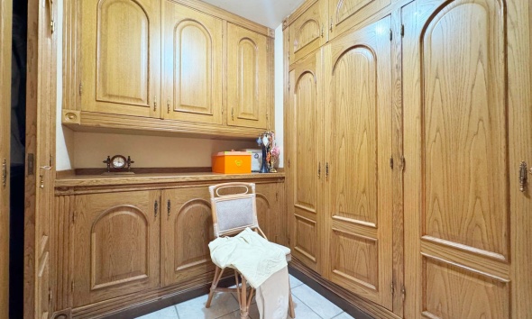 Resale - Villa / House - Torrevieja - La Mata