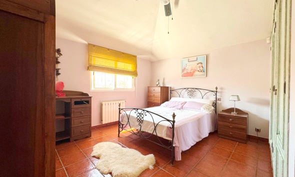 Resale - Villa / House - Torrevieja - La Mata