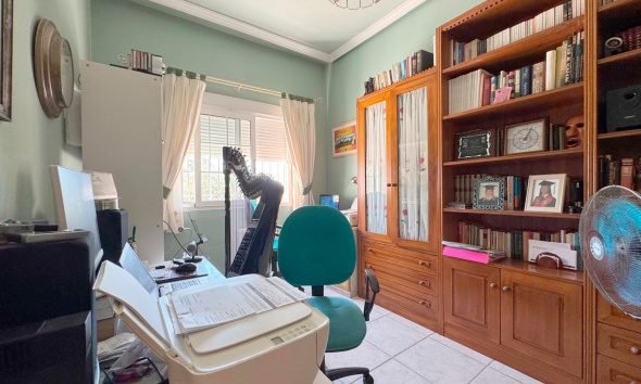 Resale - Villa / House - Torrevieja - La Mata