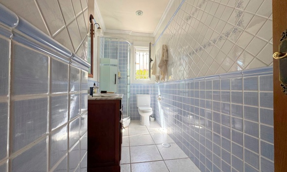Resale - Villa / House - Torrevieja - La Mata