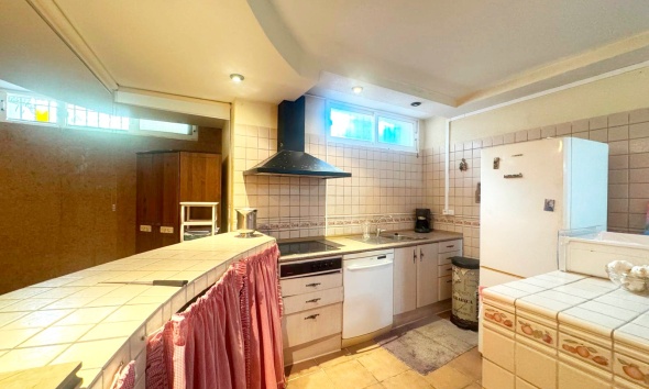 Resale - Villa / House - Torrevieja - La Mata