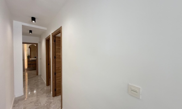 Resale - Apartment / Duplex - Torrevieja - Estacion de autobuses