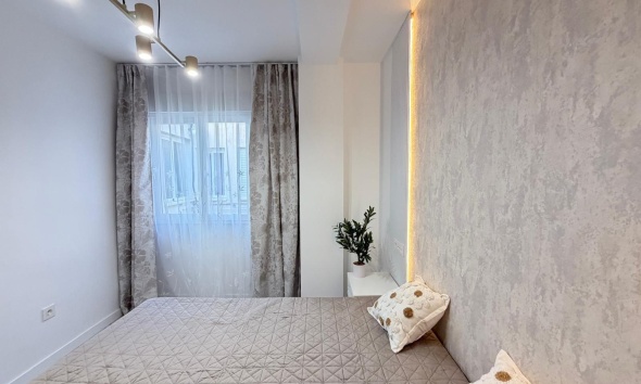 Resale - Apartment / Duplex - Torrevieja - Estacion de autobuses