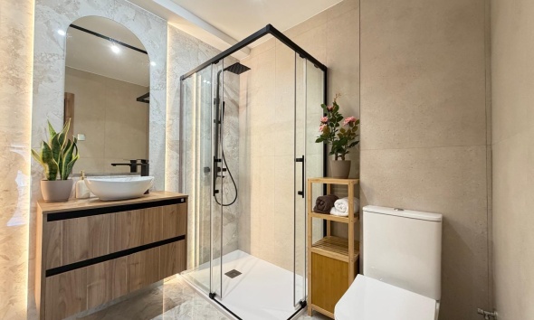 Resale - Apartment / Duplex - Torrevieja - Estacion de autobuses