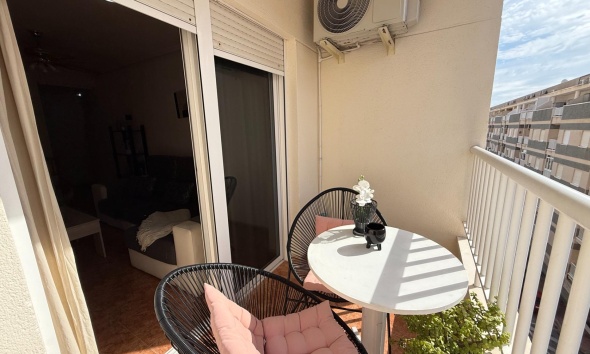 Resale - Apartment / Duplex - Torrevieja - Estacion de autobuses