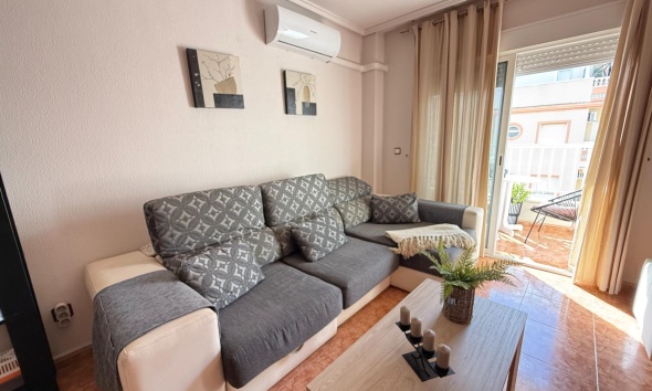 Resale - Apartment / Duplex - Torrevieja - Estacion de autobuses