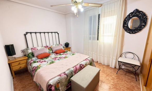 Resale - Apartment / Duplex - Torrevieja - Estacion de autobuses