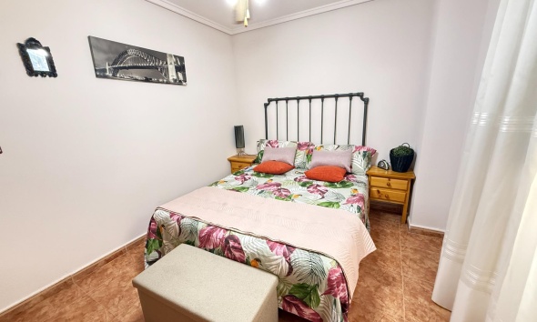 Resale - Apartment / Duplex - Torrevieja - Estacion de autobuses