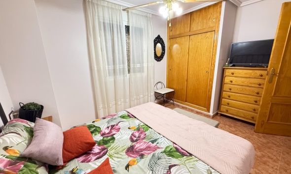 Resale - Apartment / Duplex - Torrevieja - Estacion de autobuses