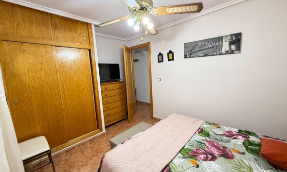 Resale - Apartment / Duplex - Torrevieja - Estacion de autobuses
