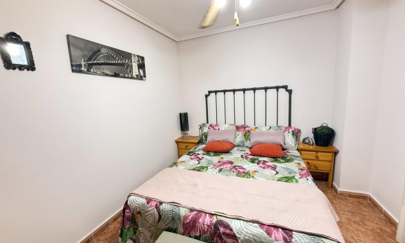 Resale - Apartment / Duplex - Torrevieja - Estacion de autobuses