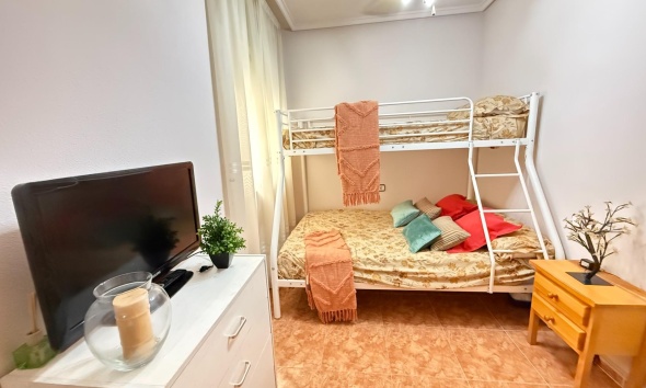 Resale - Apartment / Duplex - Torrevieja - Estacion de autobuses