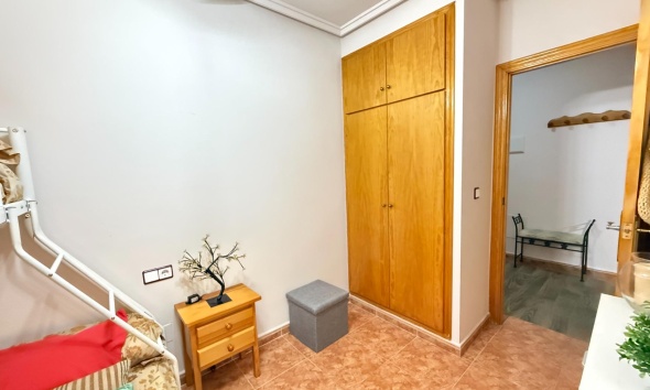 Resale - Apartment / Duplex - Torrevieja - Estacion de autobuses