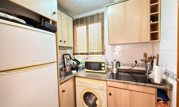 Resale - Apartment / Duplex - Torrevieja - Estacion de autobuses