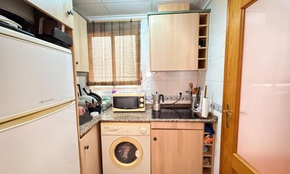 Resale - Apartment / Duplex - Torrevieja - Estacion de autobuses