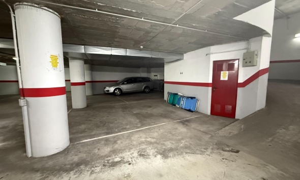 Resale - Apartment / Duplex - Torrevieja - Estacion de autobuses